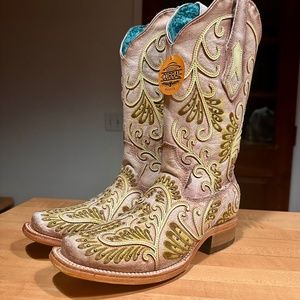 Women’s 7.5 Corral boots Brand new with tags